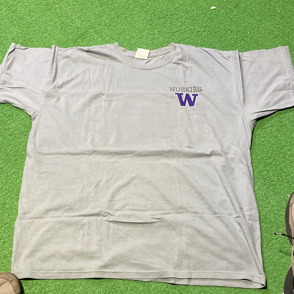 Washington Huskies t-shirt